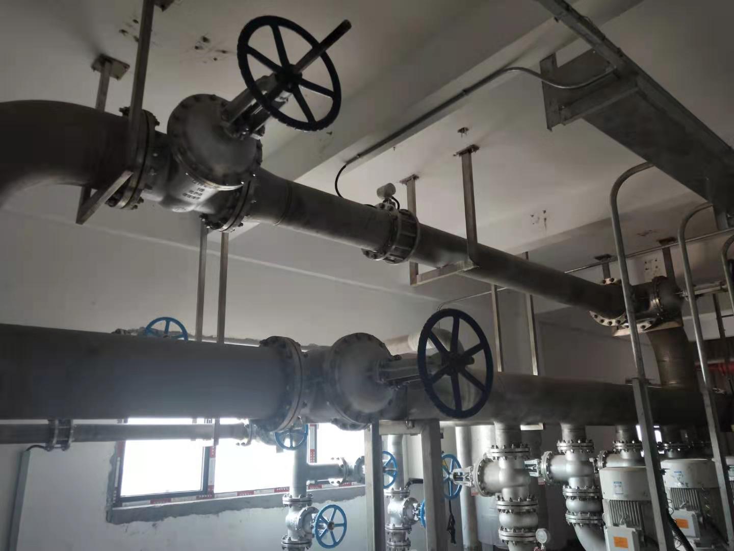 涡街流量计的安装现场